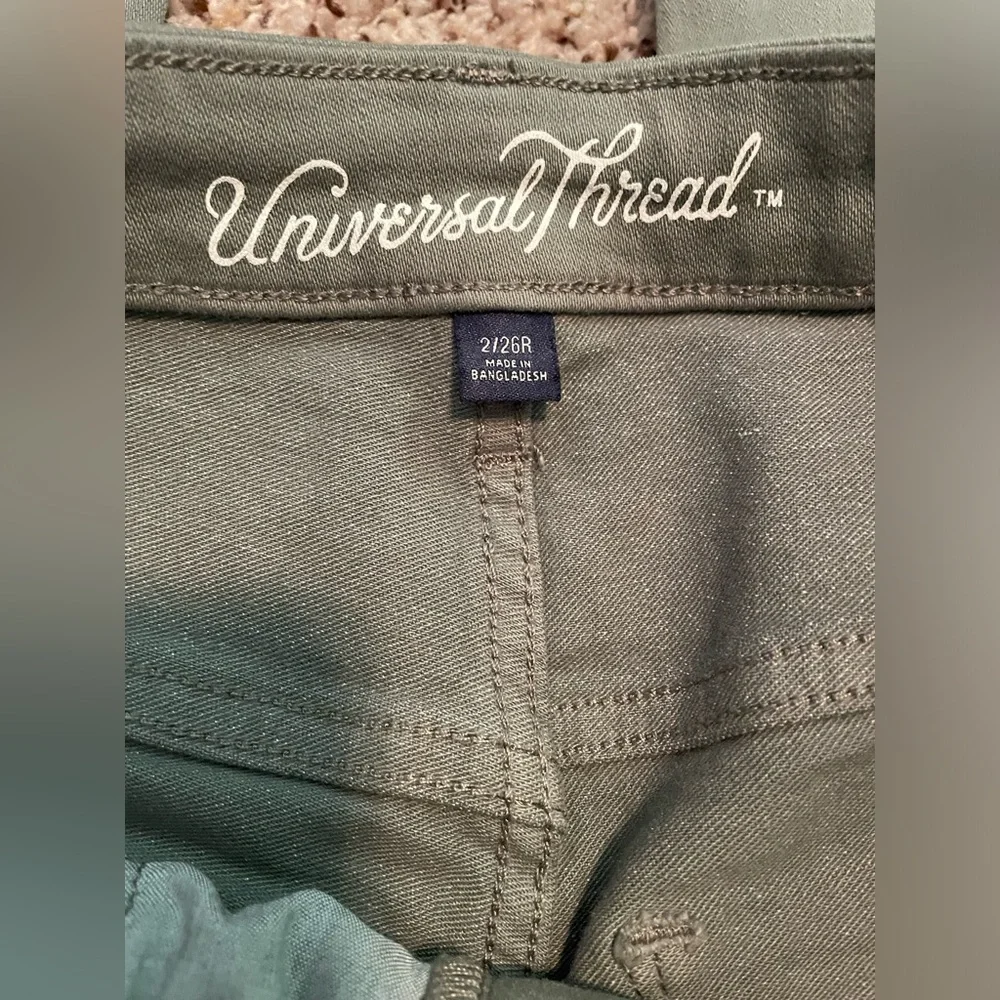 Universal Thread Mid Rise Jean - Picture 3 of 5